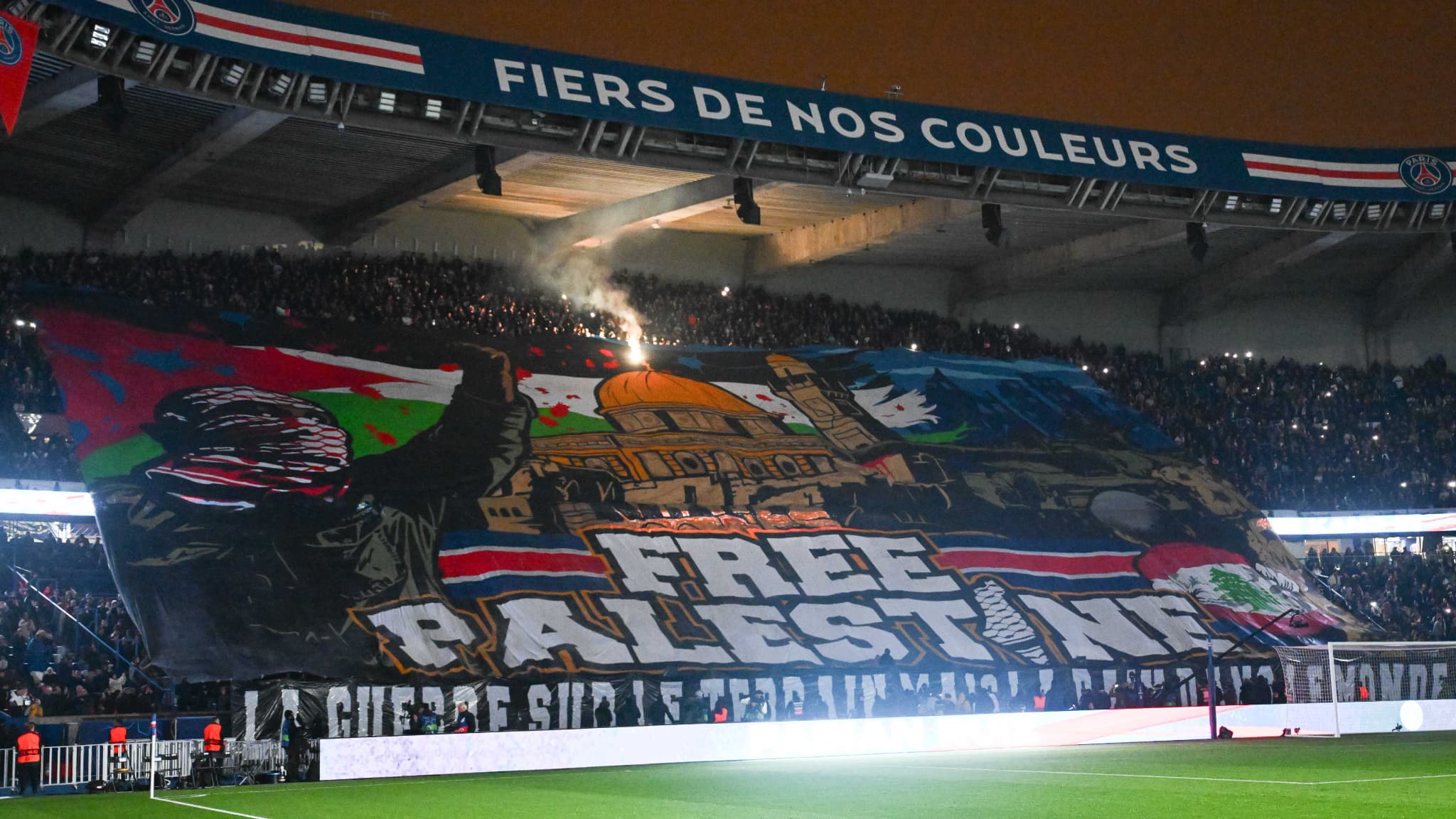 Quand le football s’embrase : le PSG, la Palestine et l’art du tifo politique