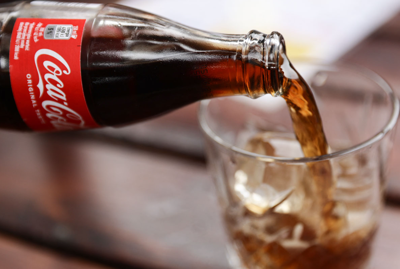 Coca-Cola, Paris 2024 et le Grand Bluff Écolo : Une ONG Dévoile les Coulisses de la Fausse Promesse Verte