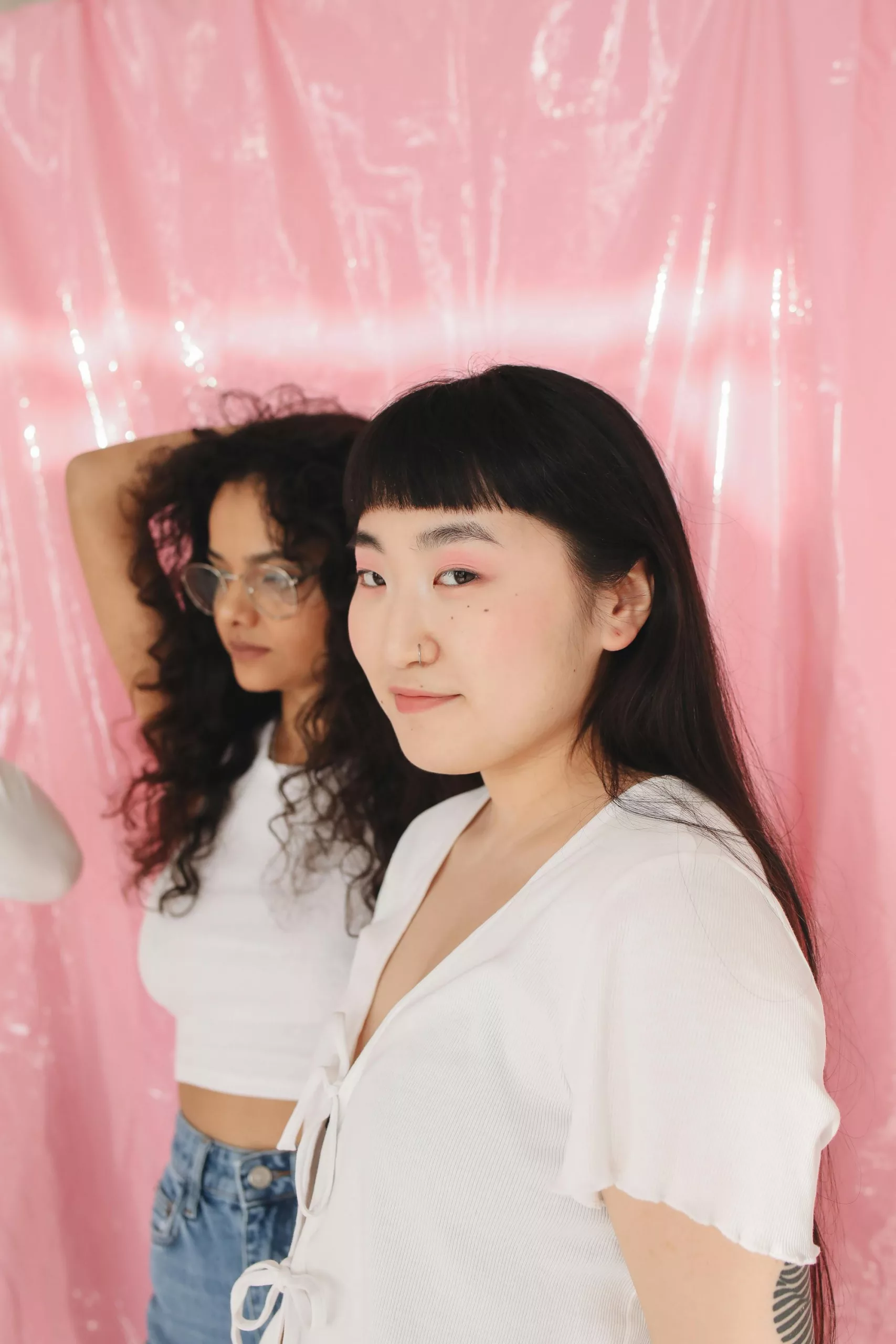 Le luxe décomplexé : comment les Millennials et la Gen Z consomment Chanel et Louis Vuitton