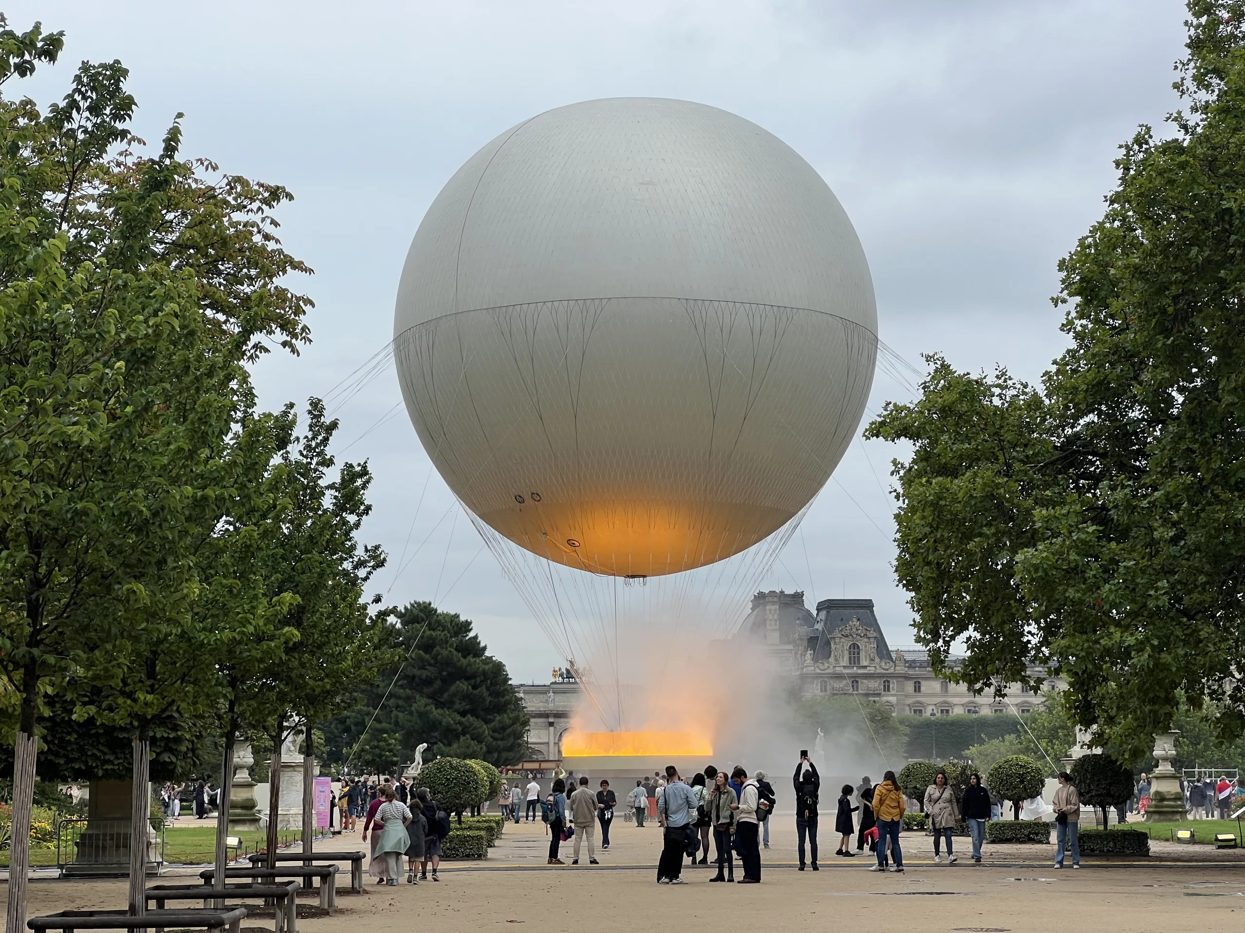 La vasque olympique revient hanter les Tuileries chaque été jusque Los Angeles