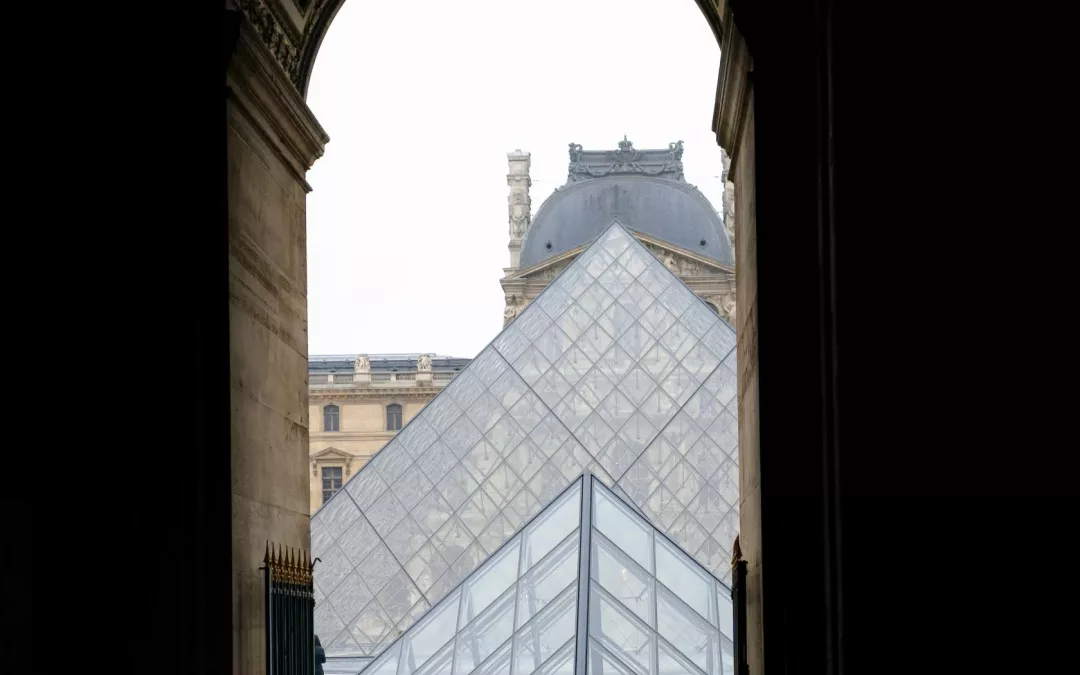 Paris insolite : vérités cachées, secrets et anecdotes surprenantes