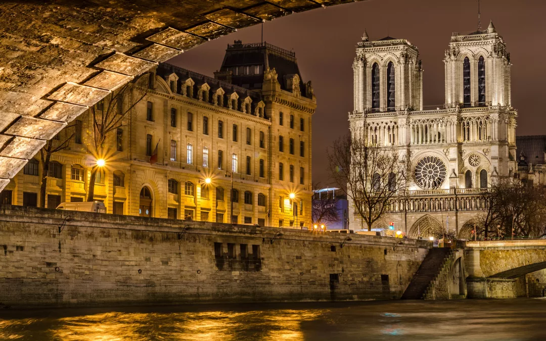 Notre-Dame renaît : Paris vit sa renaissance culturelle audacieuse