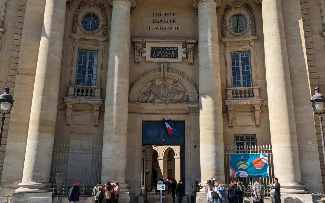 Entrée principale de l’Université Paris 1 Panthéon-Sorbonne, façade historique de la faculté de droit à Paris